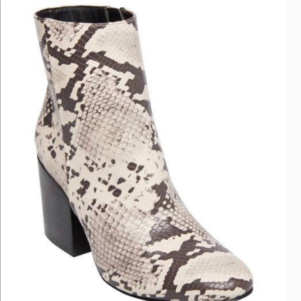 Steve Madden Snake skin booties